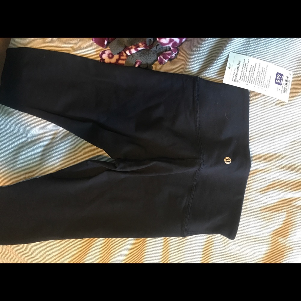 Lululemon size 4 Wonder Under Pant III